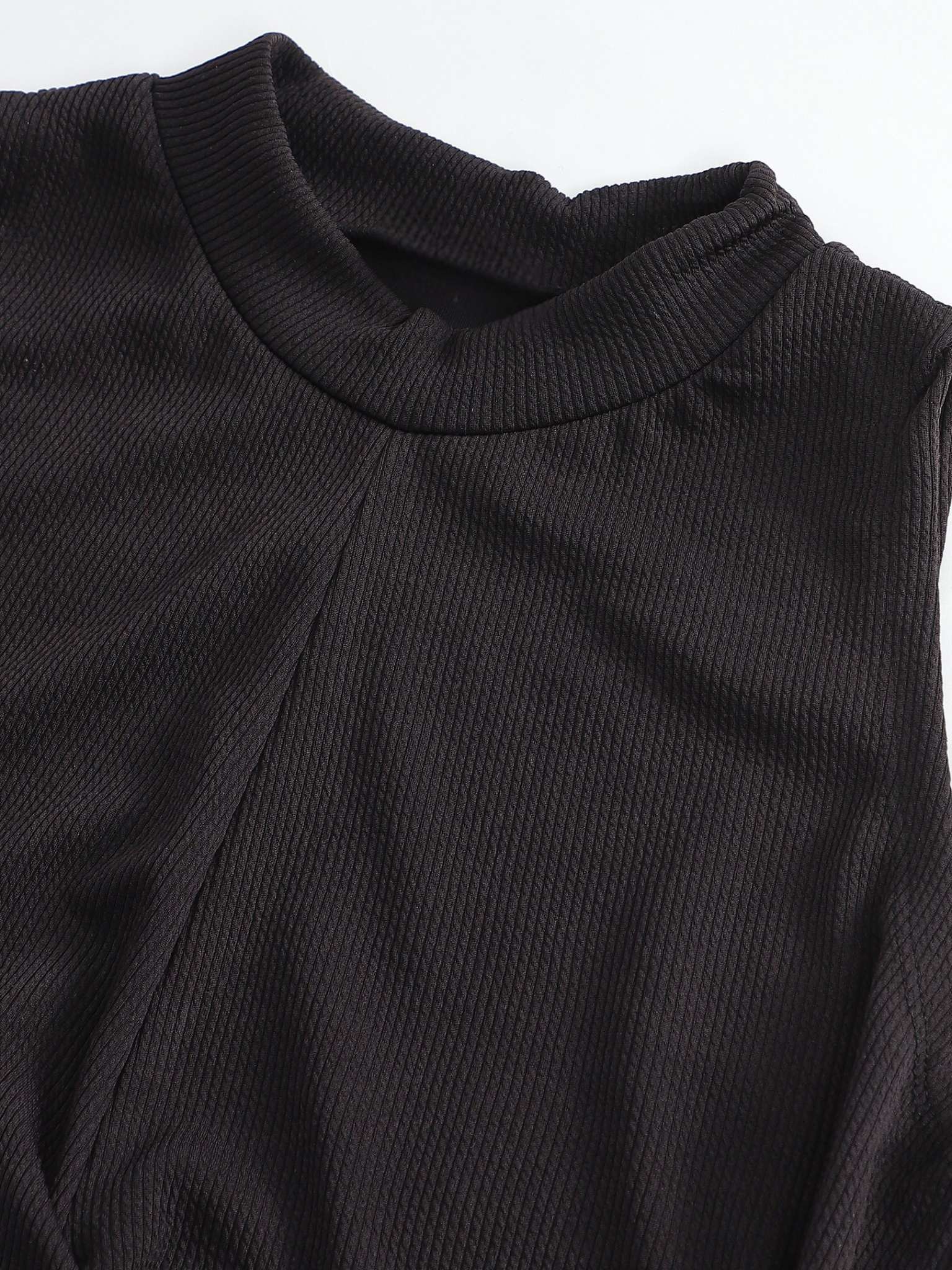 Black Knot Detail Top Sanaita