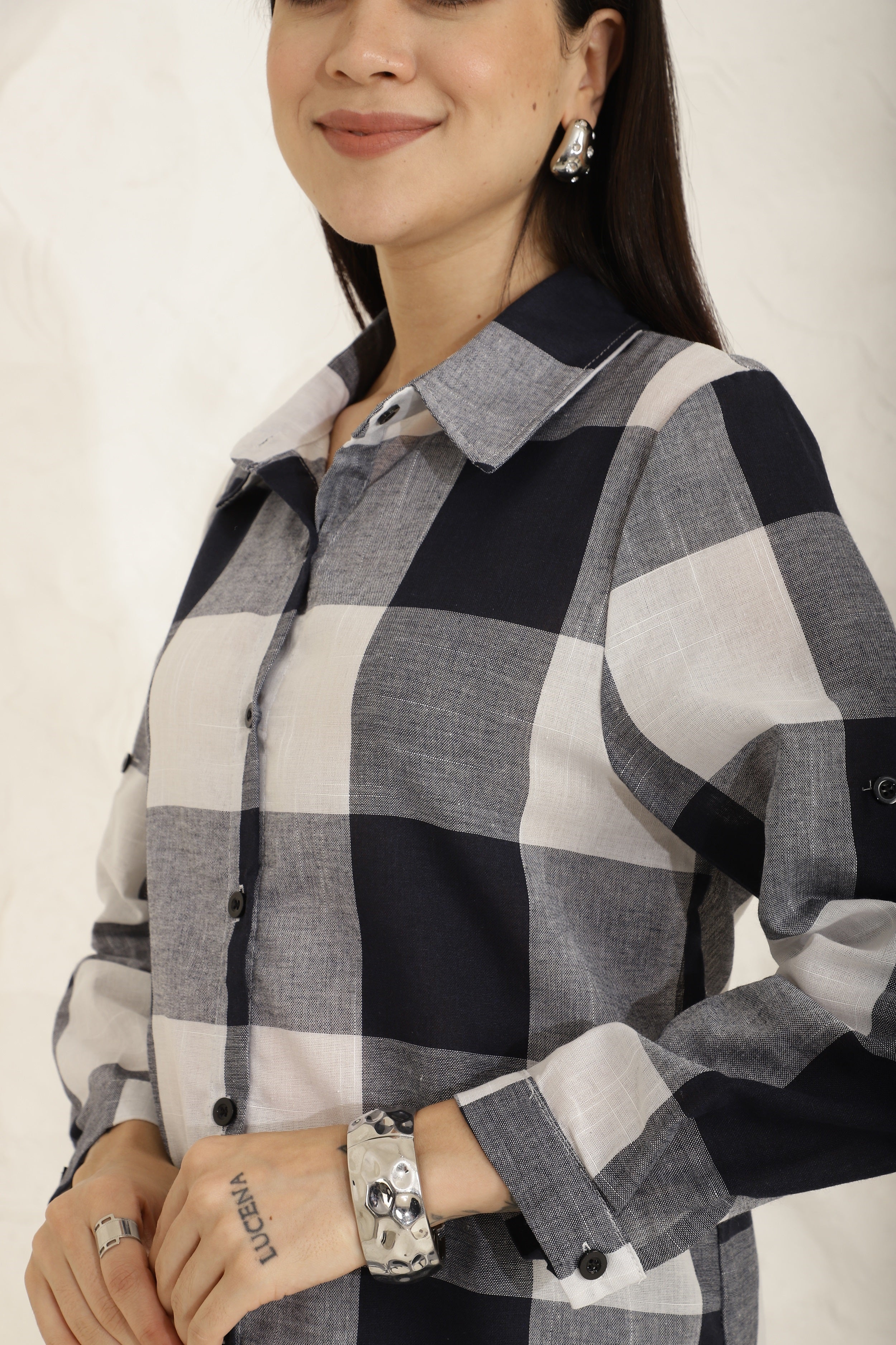 Trendy Plaids Sanaita