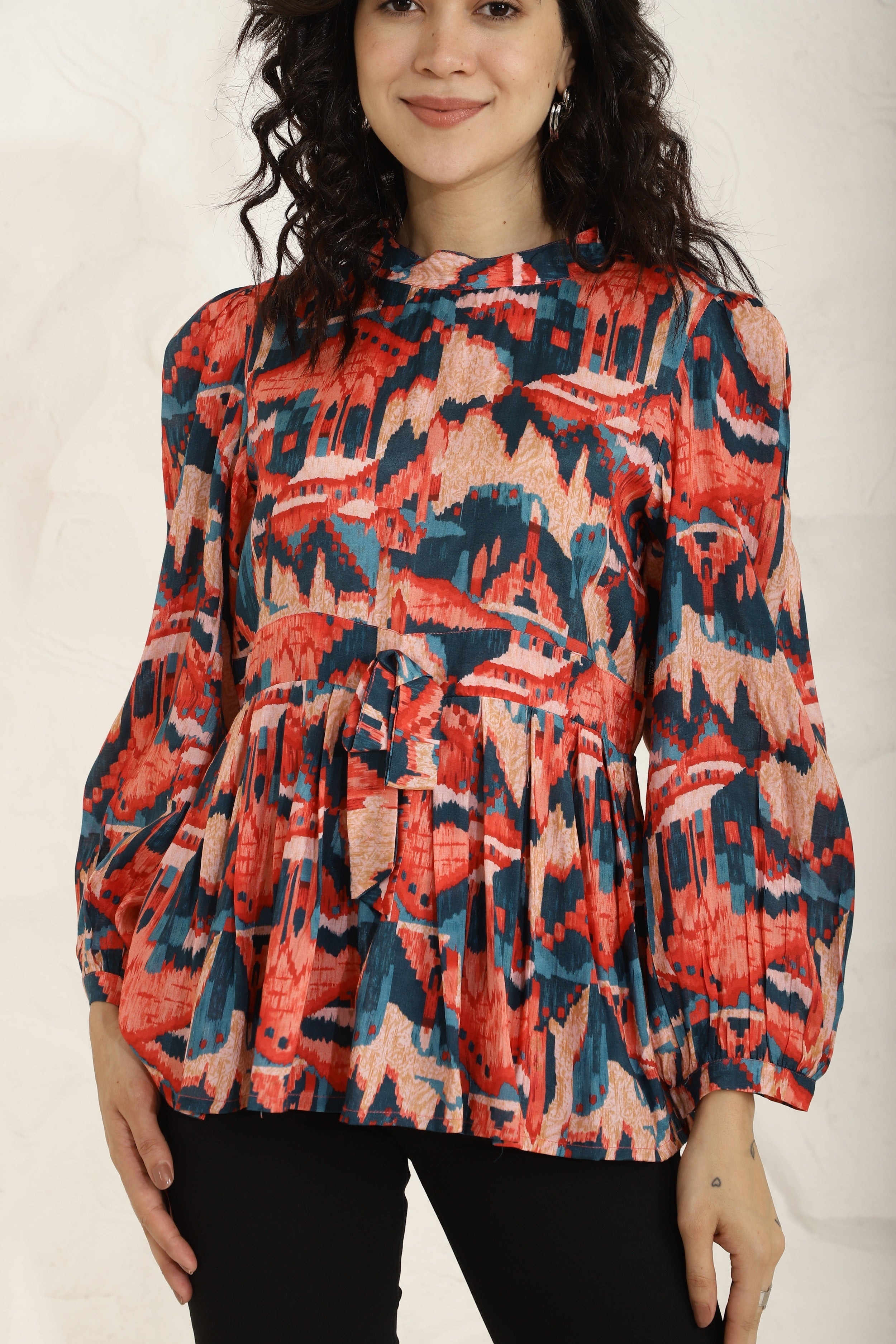 Twirl Abstract Top Sanaita