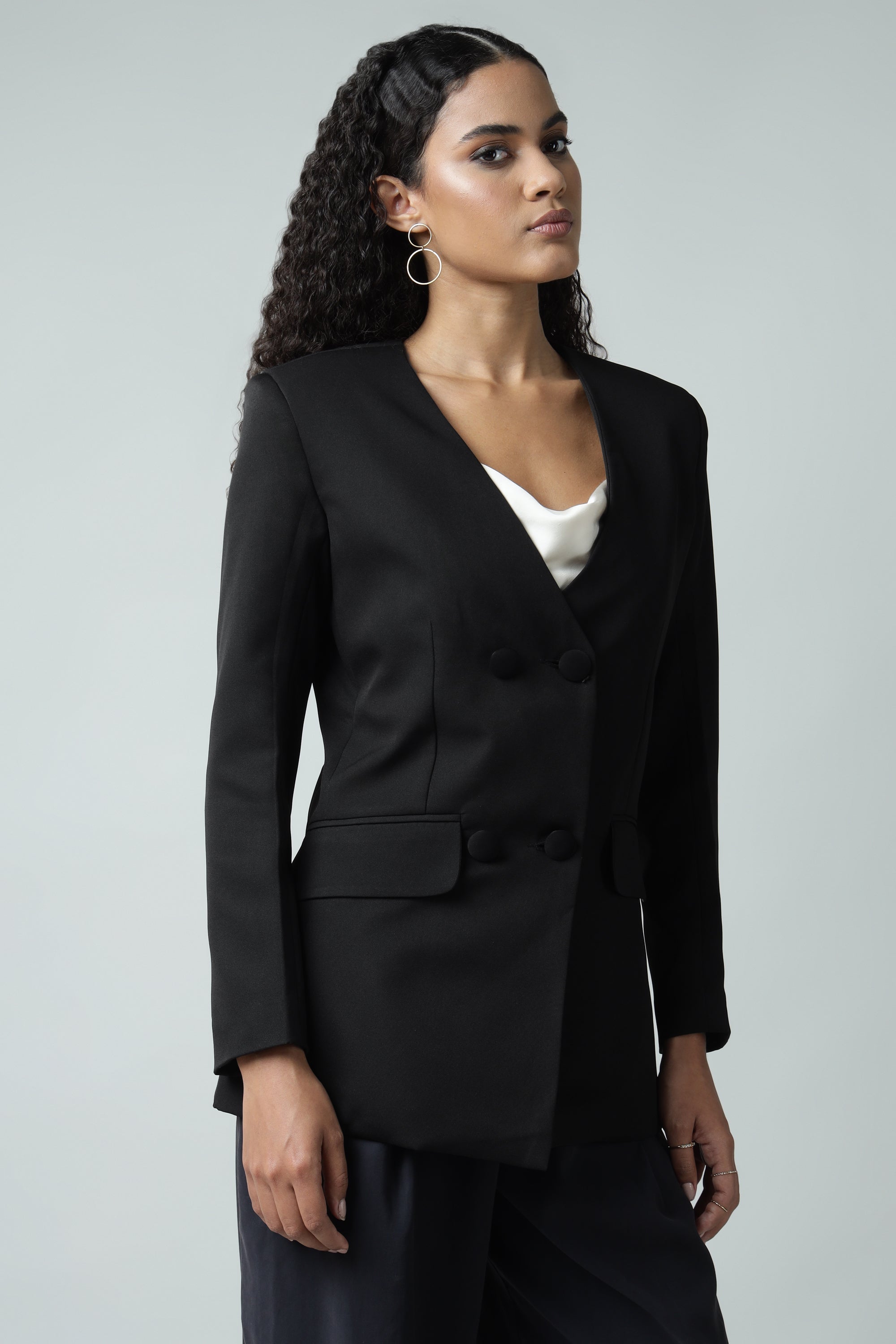 Double Breasted Black No Collar Blazer Sanaita