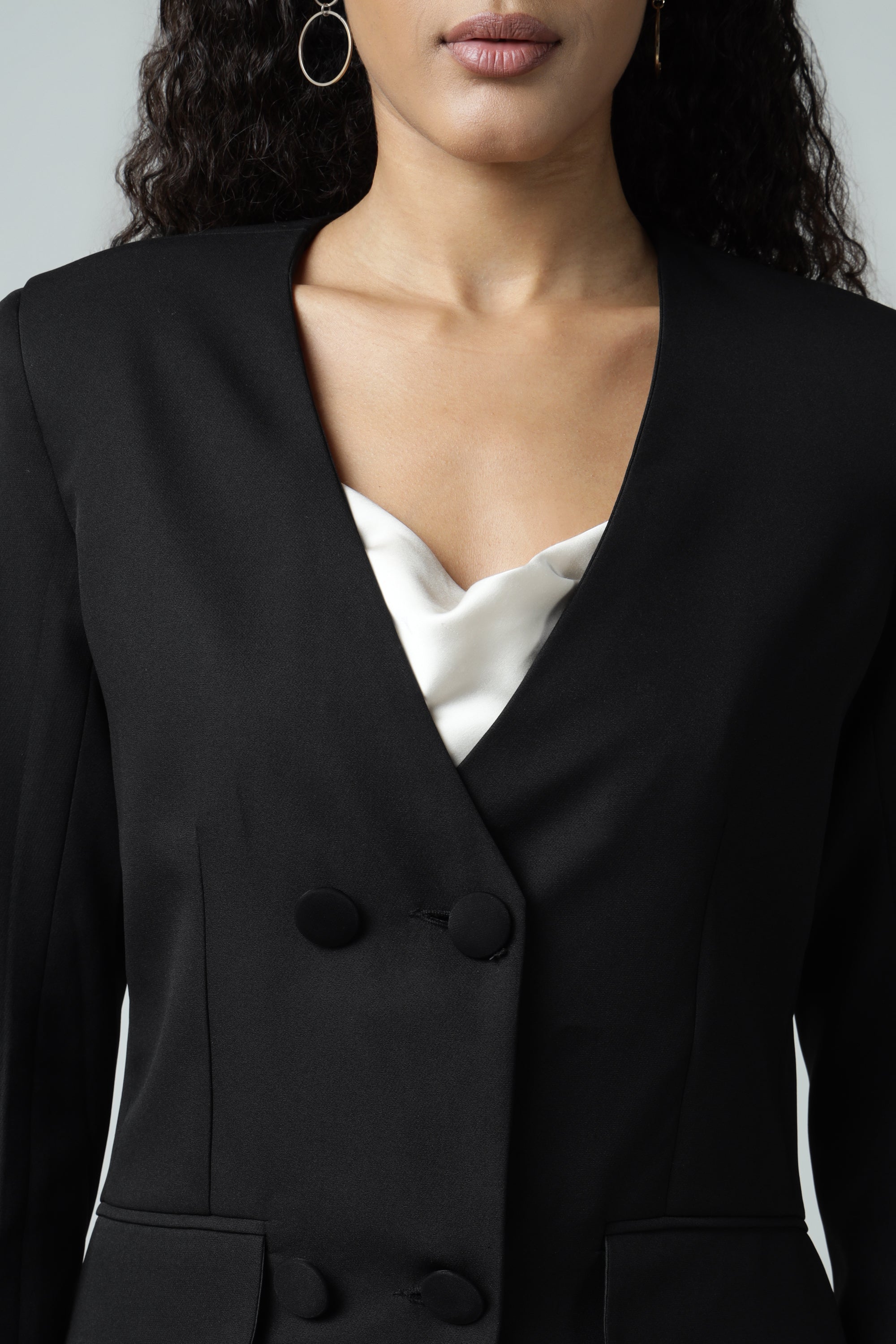 Double Breasted Black No Collar Blazer Sanaita