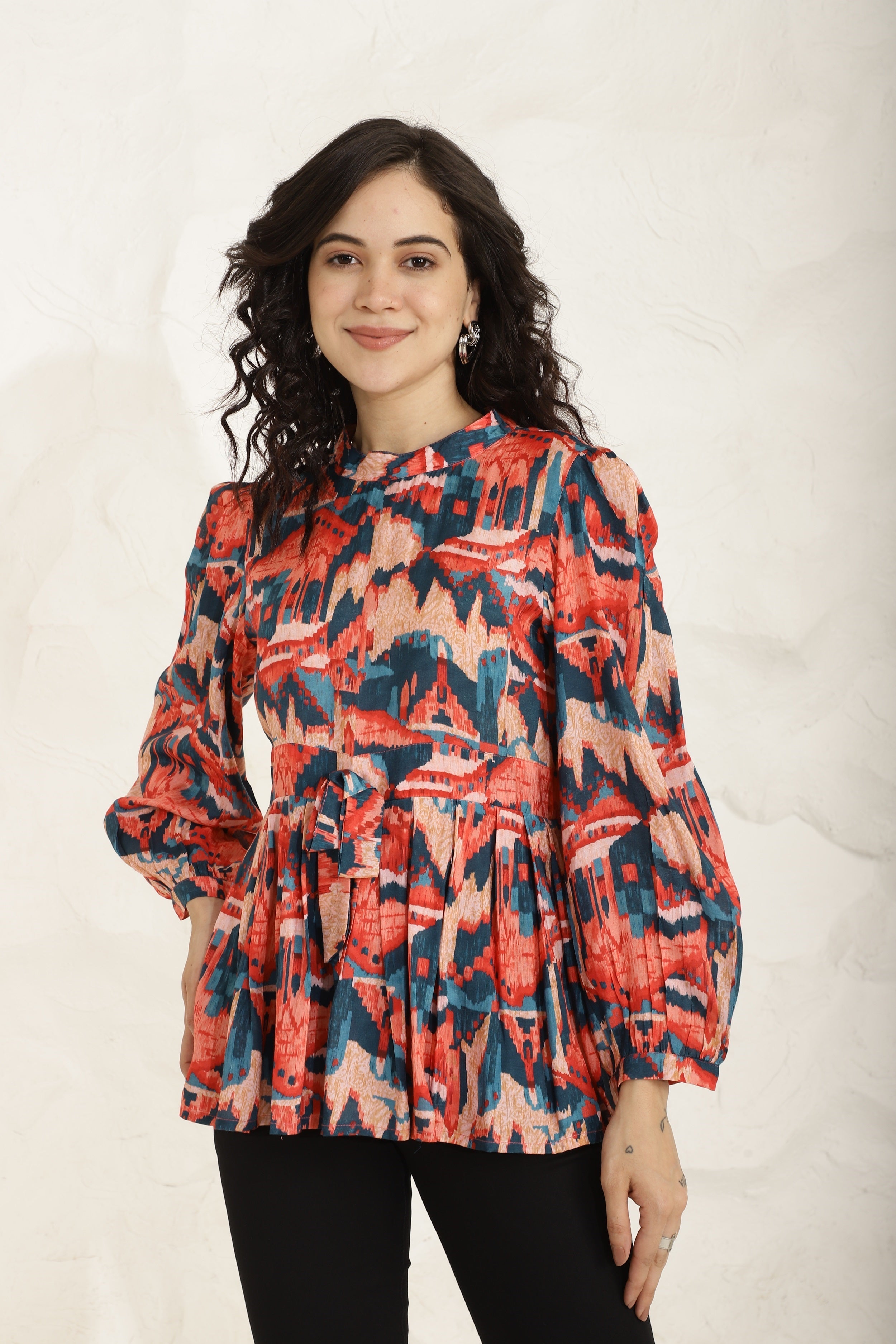 Twirl Abstract Top Sanaita